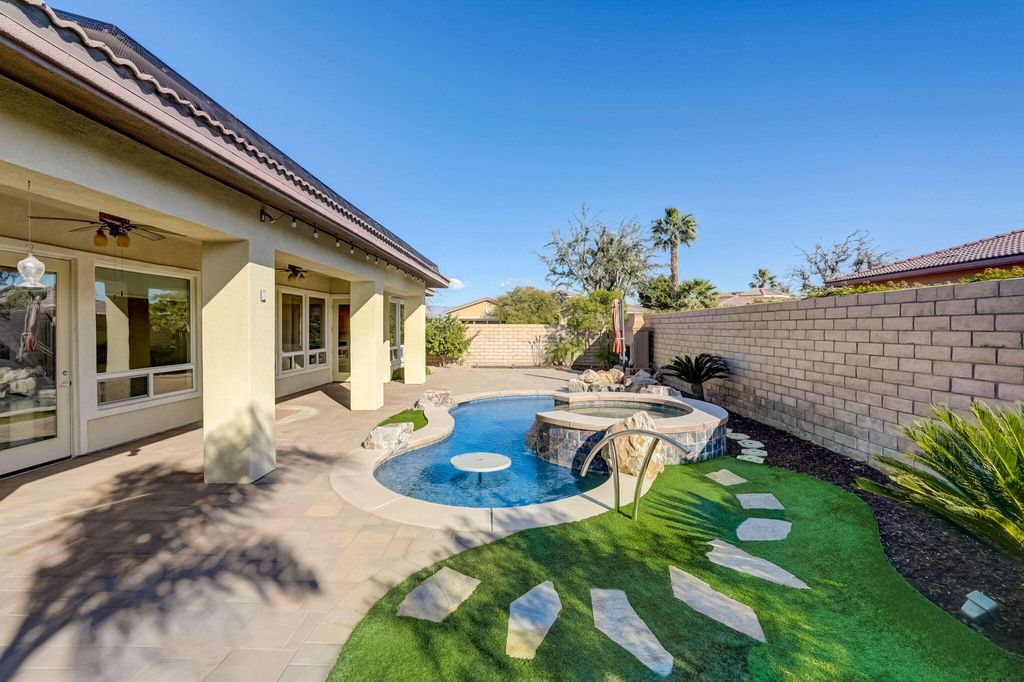 listing image 10993307389436857424