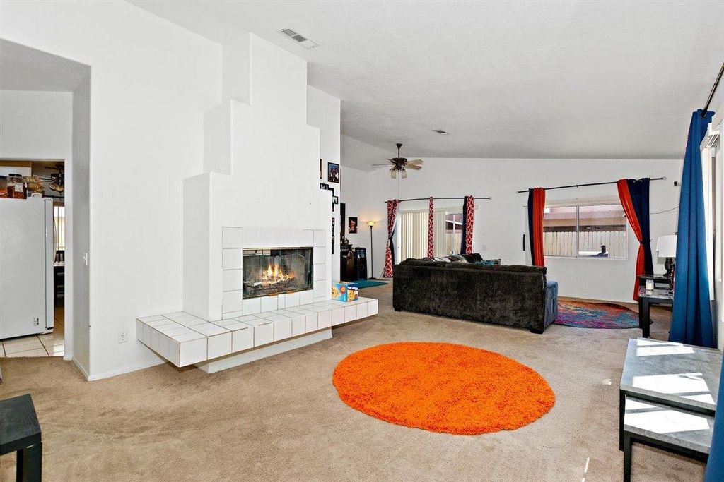 listing image 10992779834609