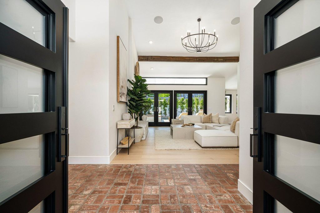 Photo of 48721 San Vicente Street, La Quinta, CA 92253 (MLS # 219146000)