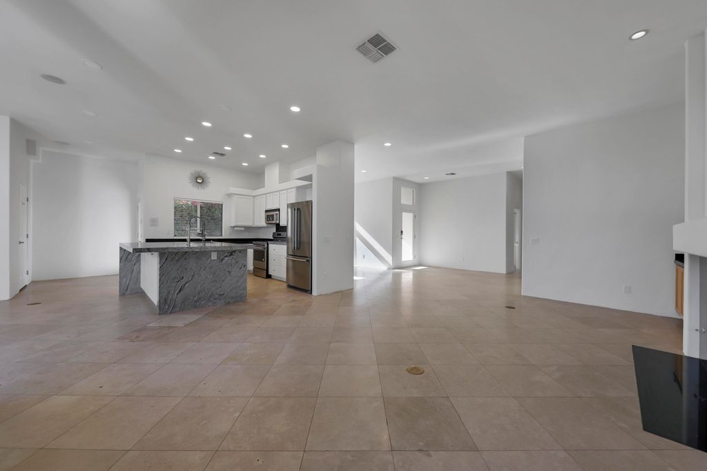 Photo of 51220 Avenida Carranza, La Quinta, CA 92253 (MLS # 219133197)