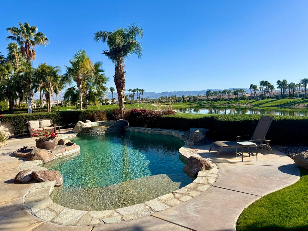 Photo of 51686 VÃ­a Sorrento, La Quinta, CA 92253 (MLS # 219142240)