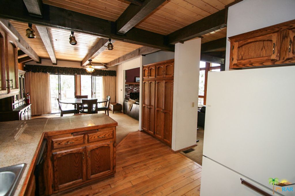 listing image 10991064405383465527