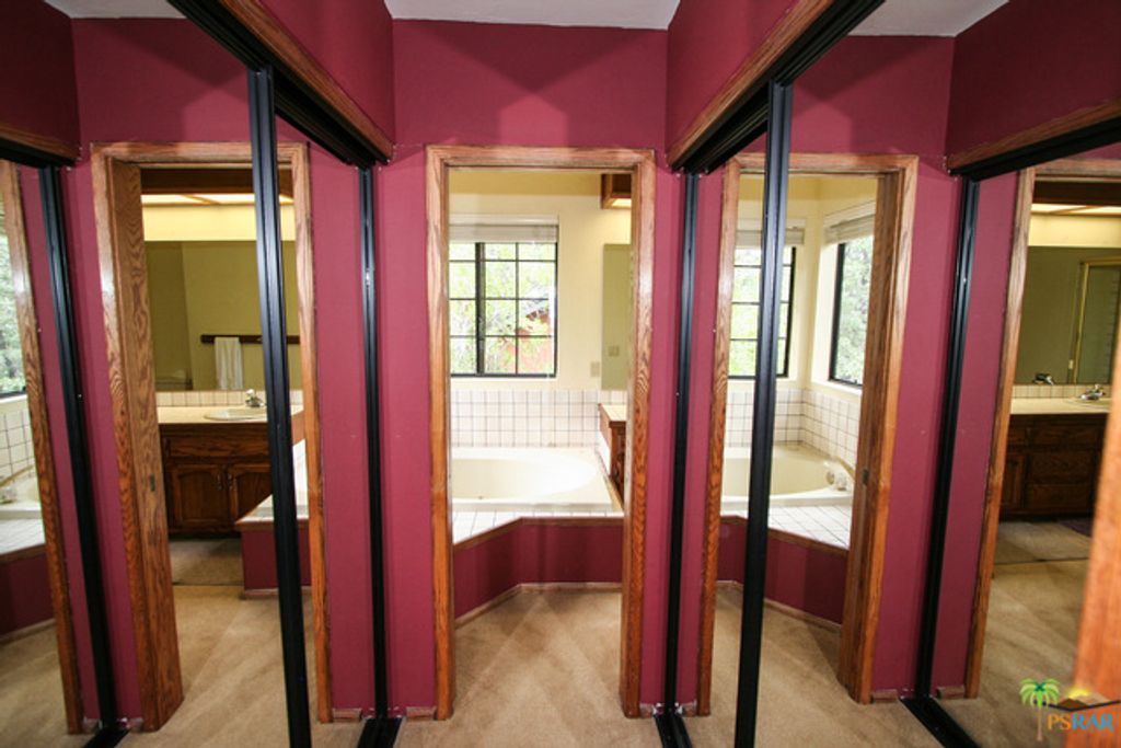 listing image 10999100364038276541