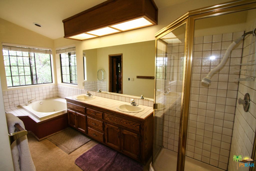 listing image 10993404666656687203