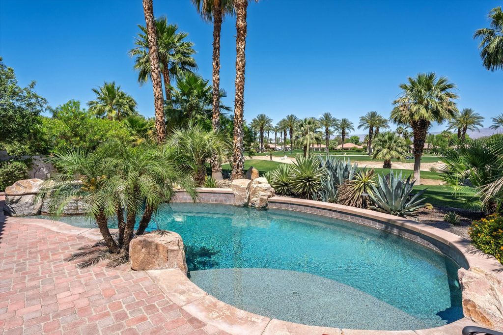 Photo of 80140 VÃ­A Tesoro, La Quinta, CA 92253 (MLS # 219146165)