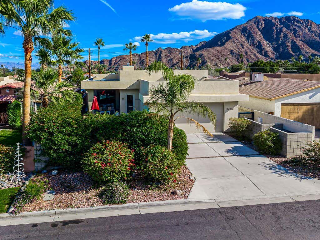 Photo of 52300 Avenida Velasco, La Quinta, CA 92253 (MLS # 219150284)