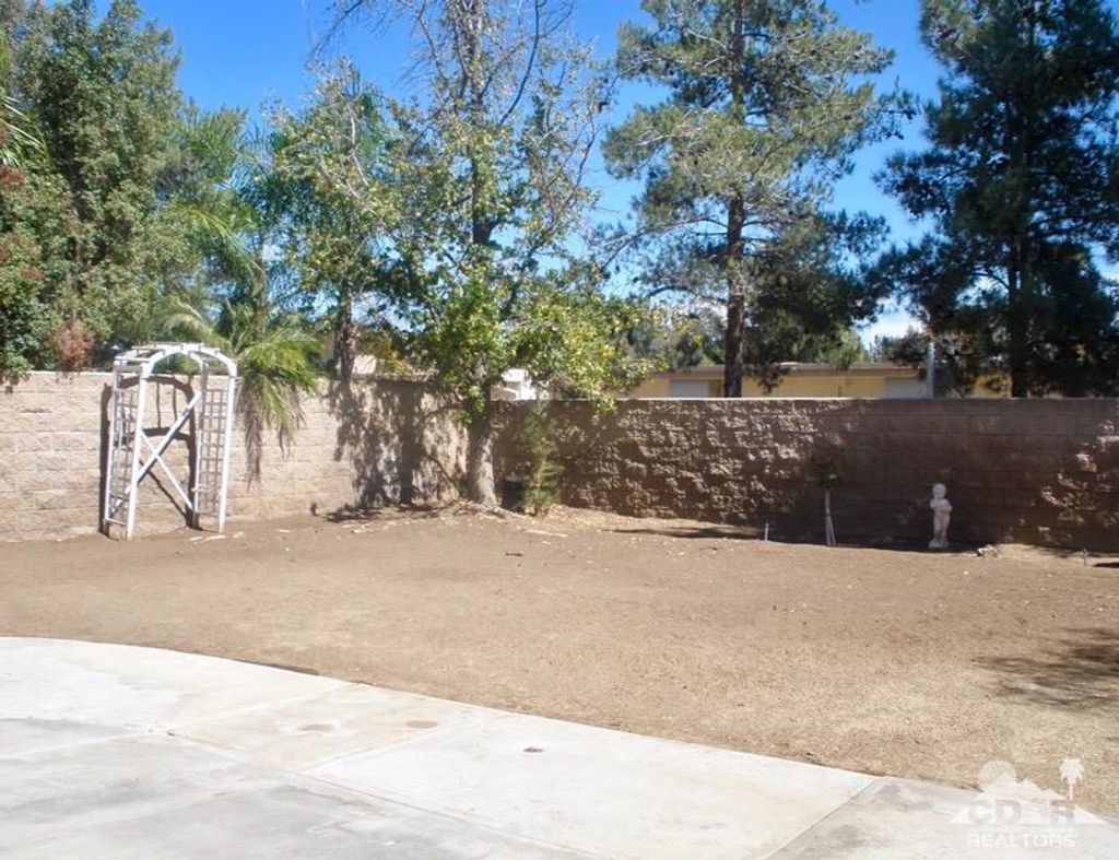 listing image 10995256124869501609
