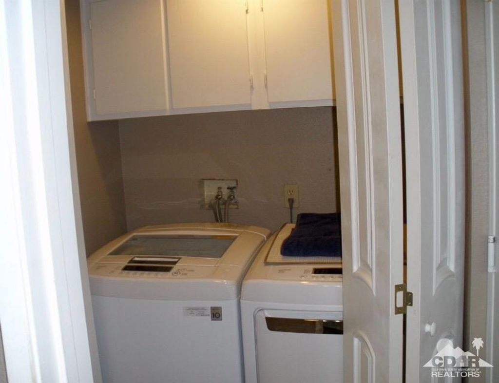 listing image 10995312153506486705