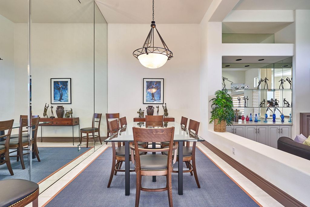 listing image 10996178914453768859
