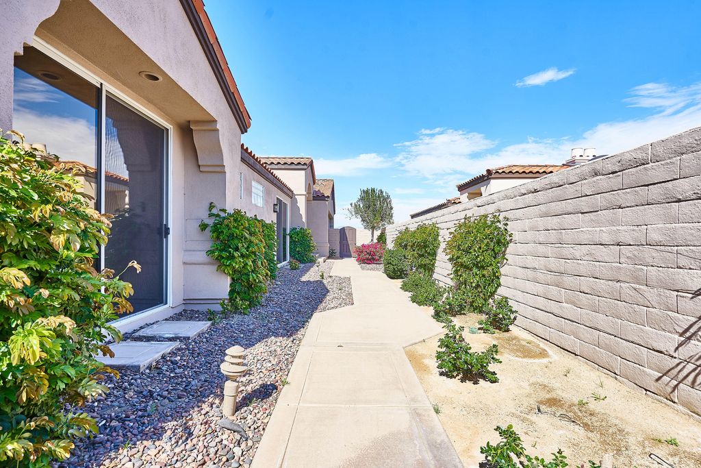 listing image 10998943222900768050
