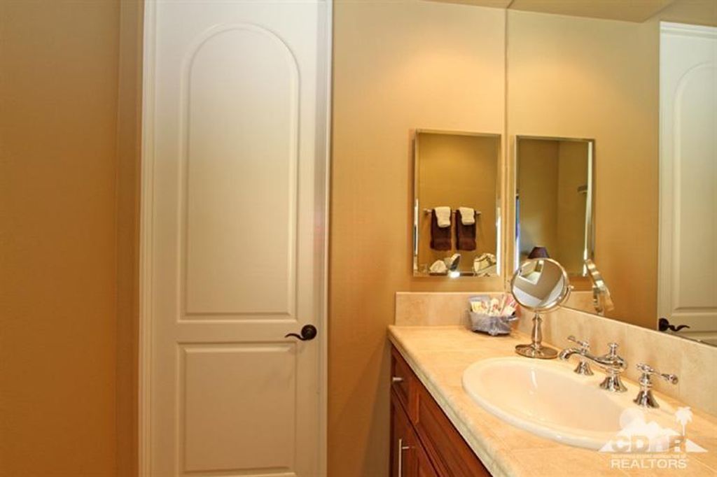 listing image 10994977364696935063