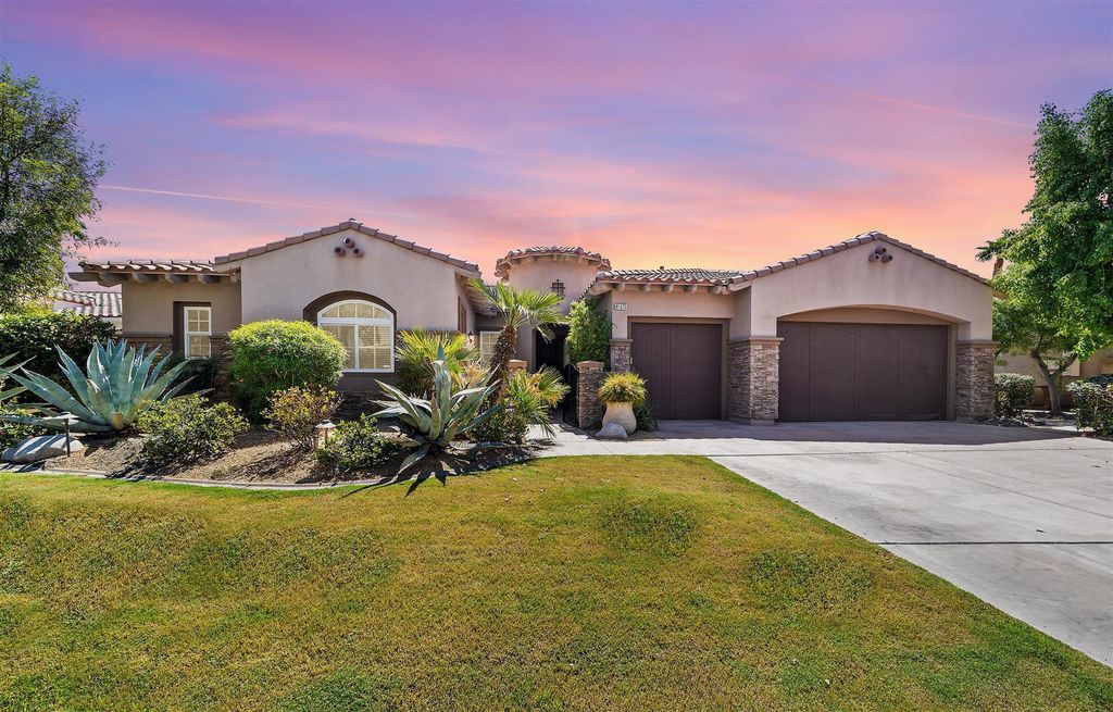 Photo of 81673 Hidden Links Drive, La Quinta, CA 92253 (MLS # 219135670)