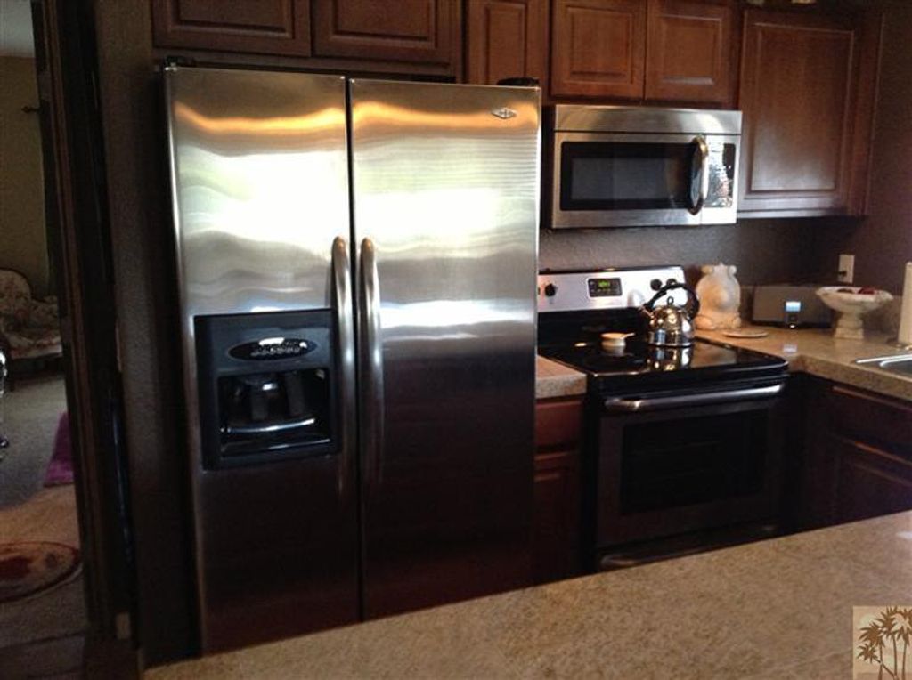 listing image 10998647666708592772