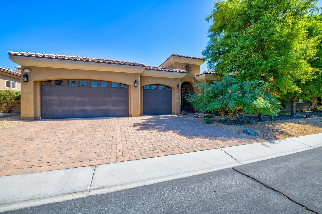 Photo of 57816 Barristo Circle, La Quinta, CA 92253 (MLS # 219133407)