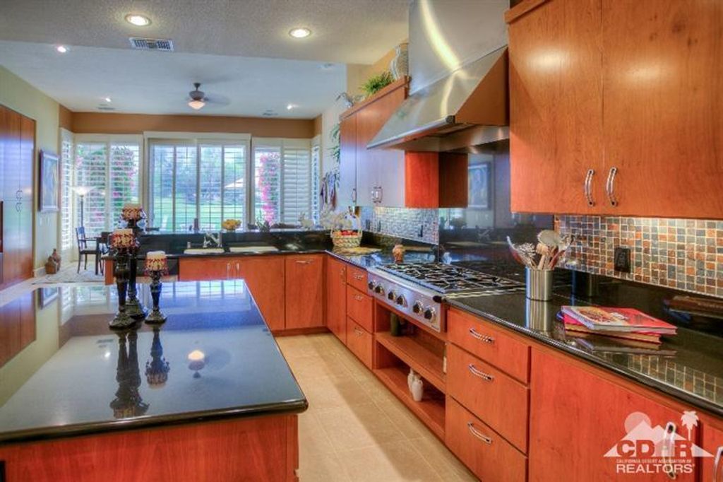 listing image 10992513093257542312