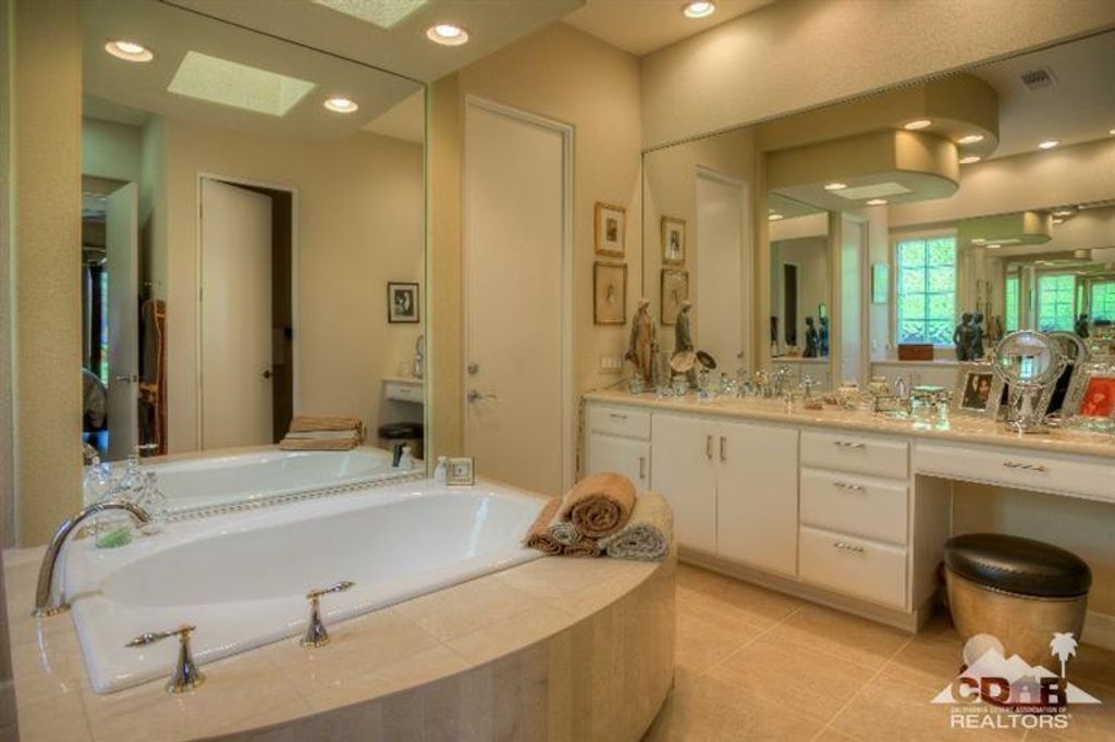 listing image 10990908604873703323