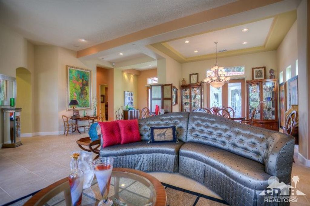 listing image 10992275850158122234