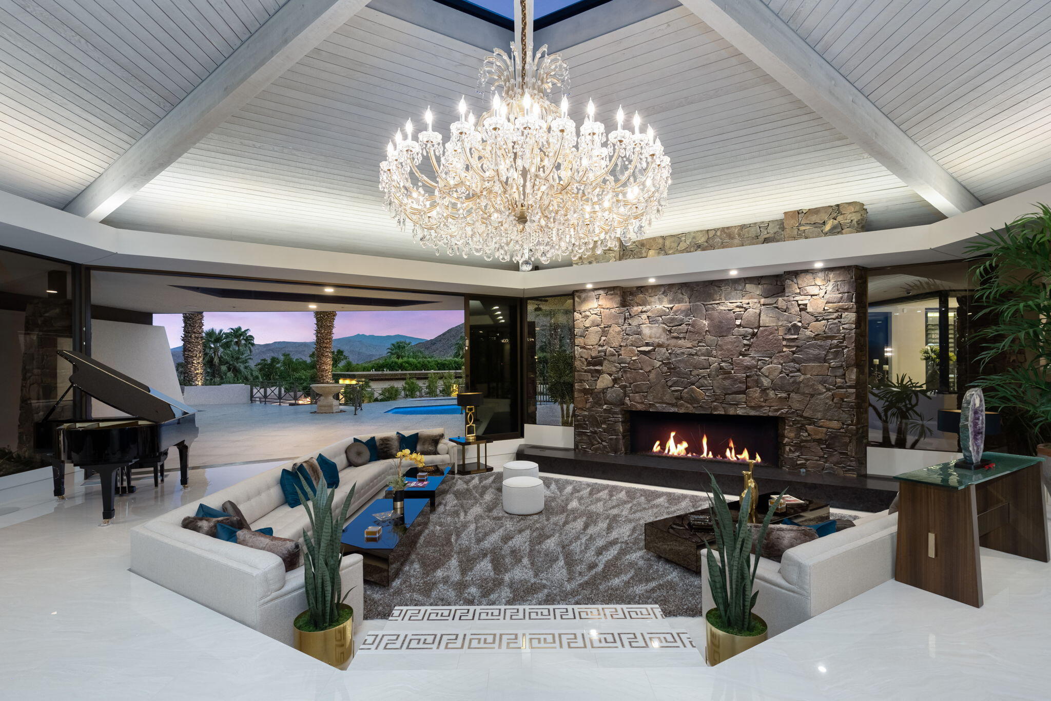 Palm Springs, California 92262, United States, 5 Bedrooms Bedrooms, ,6 BathroomsBathrooms,Residential,Active,220015