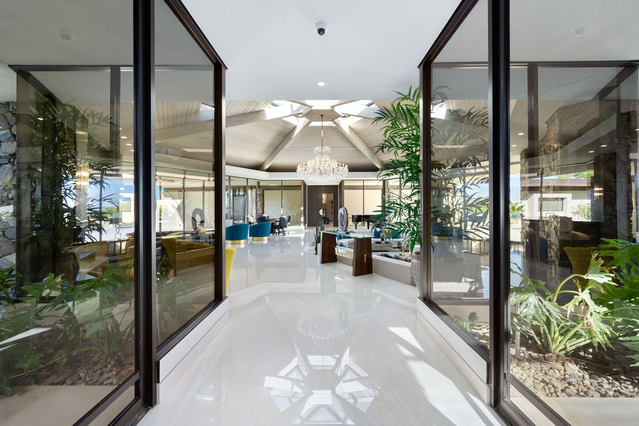 Palm Springs, California 92262, United States, 5 Bedrooms Bedrooms, ,6 BathroomsBathrooms,Residential,Active,220015