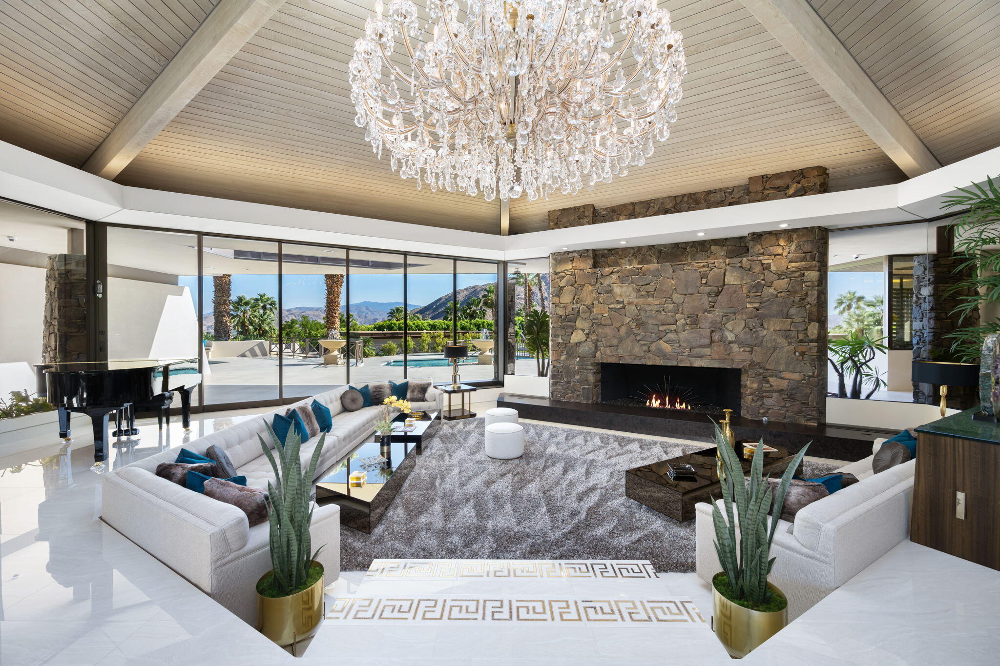 Palm Springs, California 92262, United States, 5 Bedrooms Bedrooms, ,6 BathroomsBathrooms,Residential,Active,220015