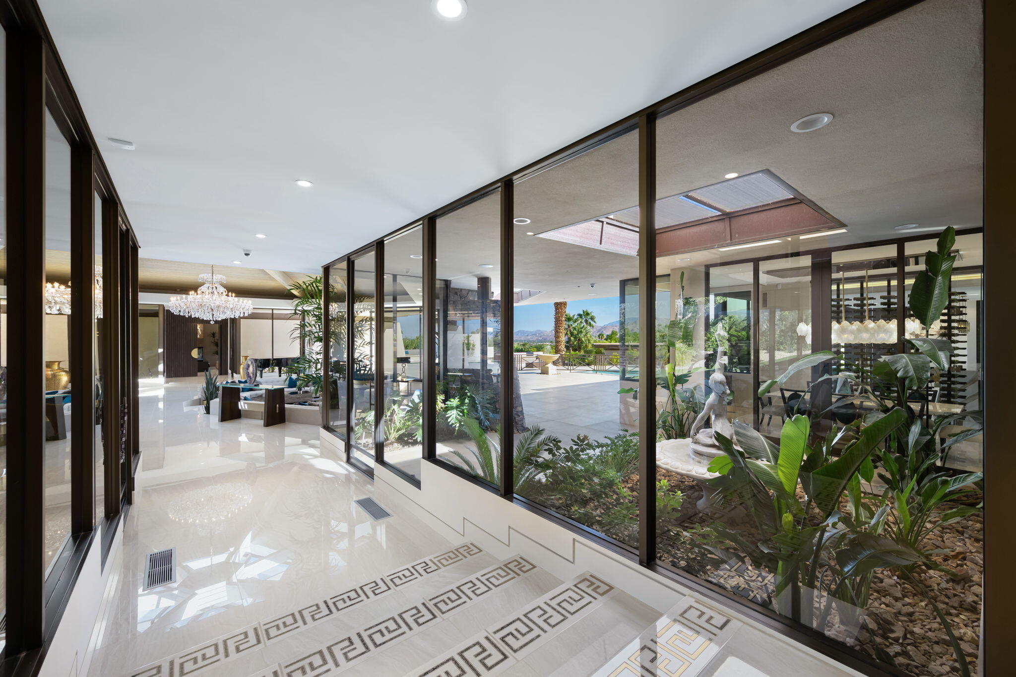 Palm Springs, California 92262, United States, 5 Bedrooms Bedrooms, ,6 BathroomsBathrooms,Residential,Active,220015