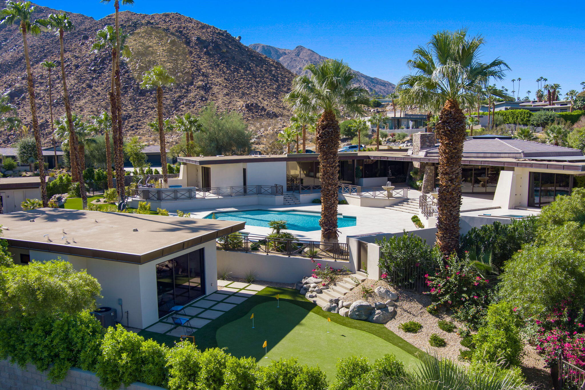 Palm Springs, California 92262, United States, 5 Bedrooms Bedrooms, ,6 BathroomsBathrooms,Residential,Active,220015