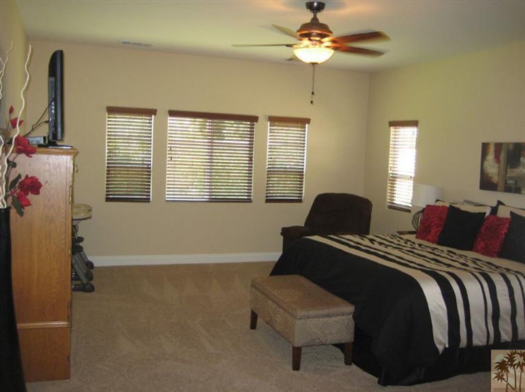 listing image 10996548452448559208
