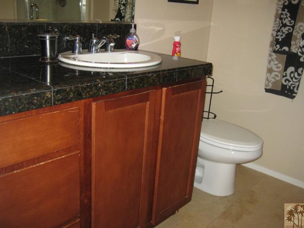 listing image 10991386935094233661