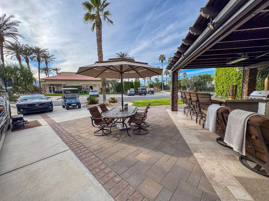 listing image 10992530204147039955