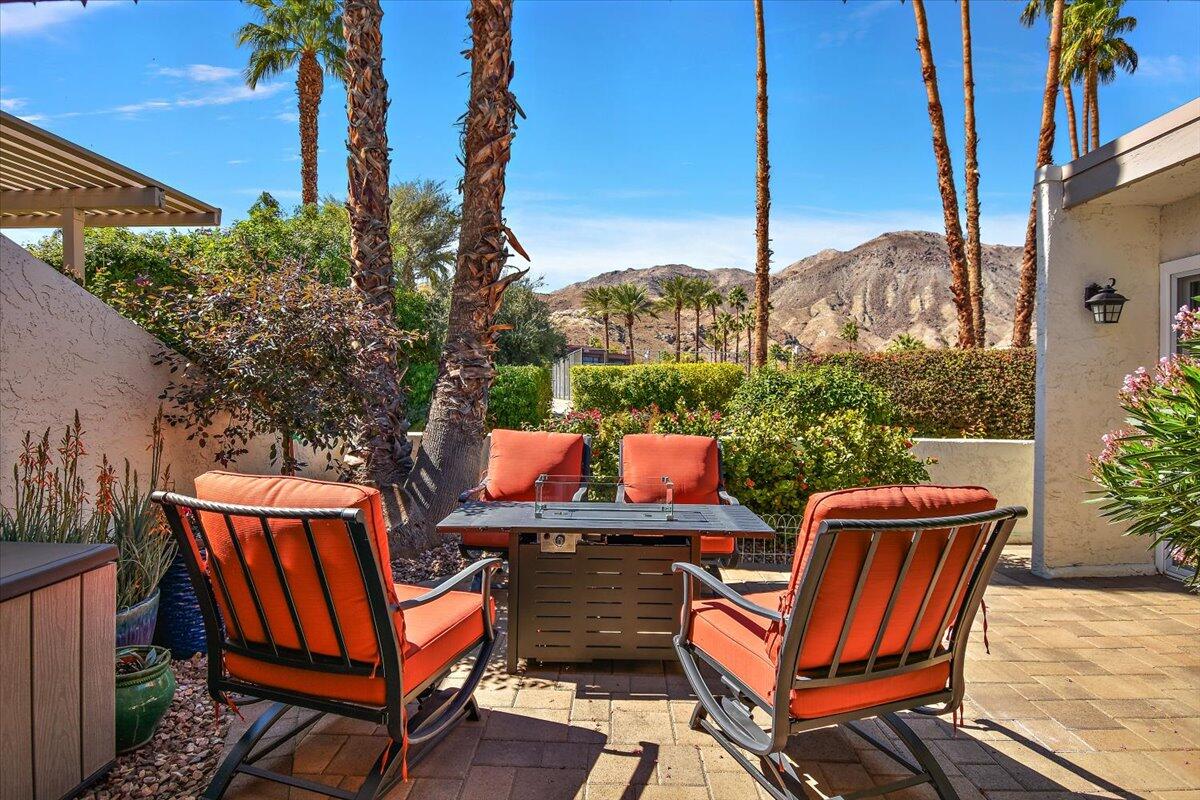 Palm Desert, California 92260, United States, 3 Bedrooms Bedrooms, ,2 BathroomsBathrooms,Residential,Pending,257