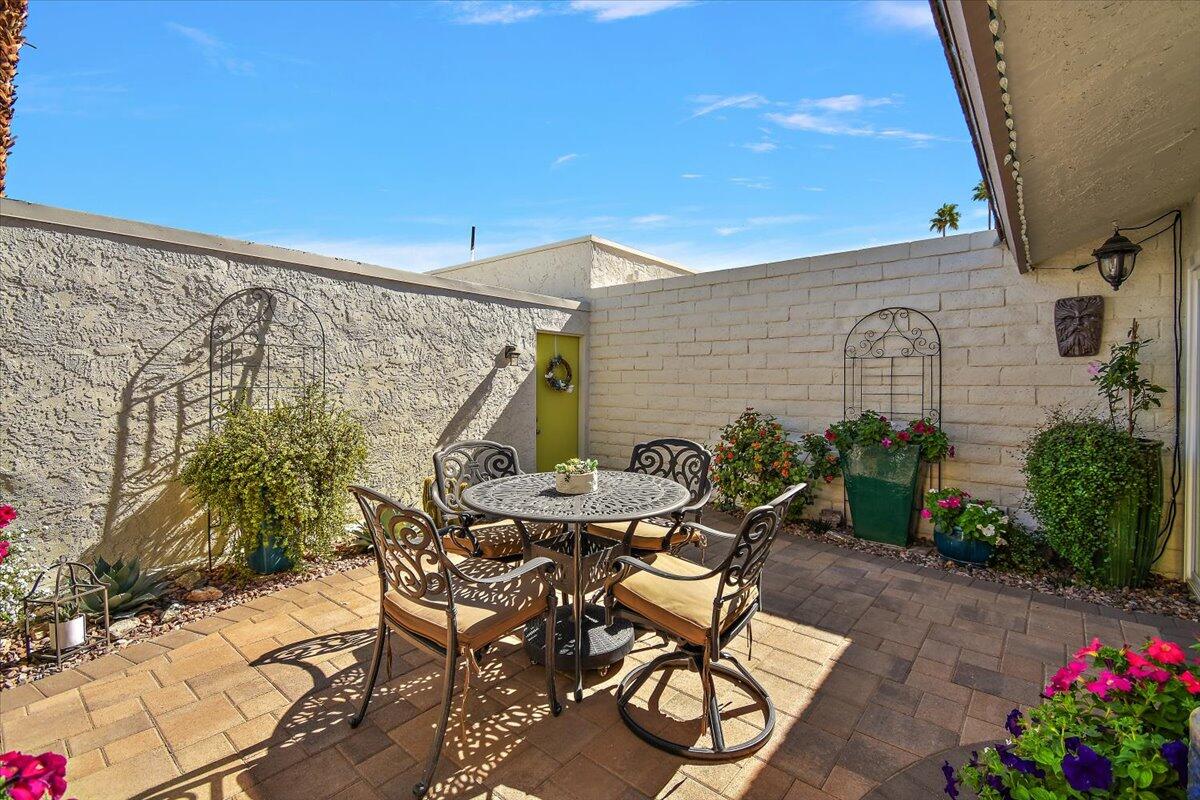 Palm Desert, California 92260, United States, 3 Bedrooms Bedrooms, ,2 BathroomsBathrooms,Residential,Pending,257