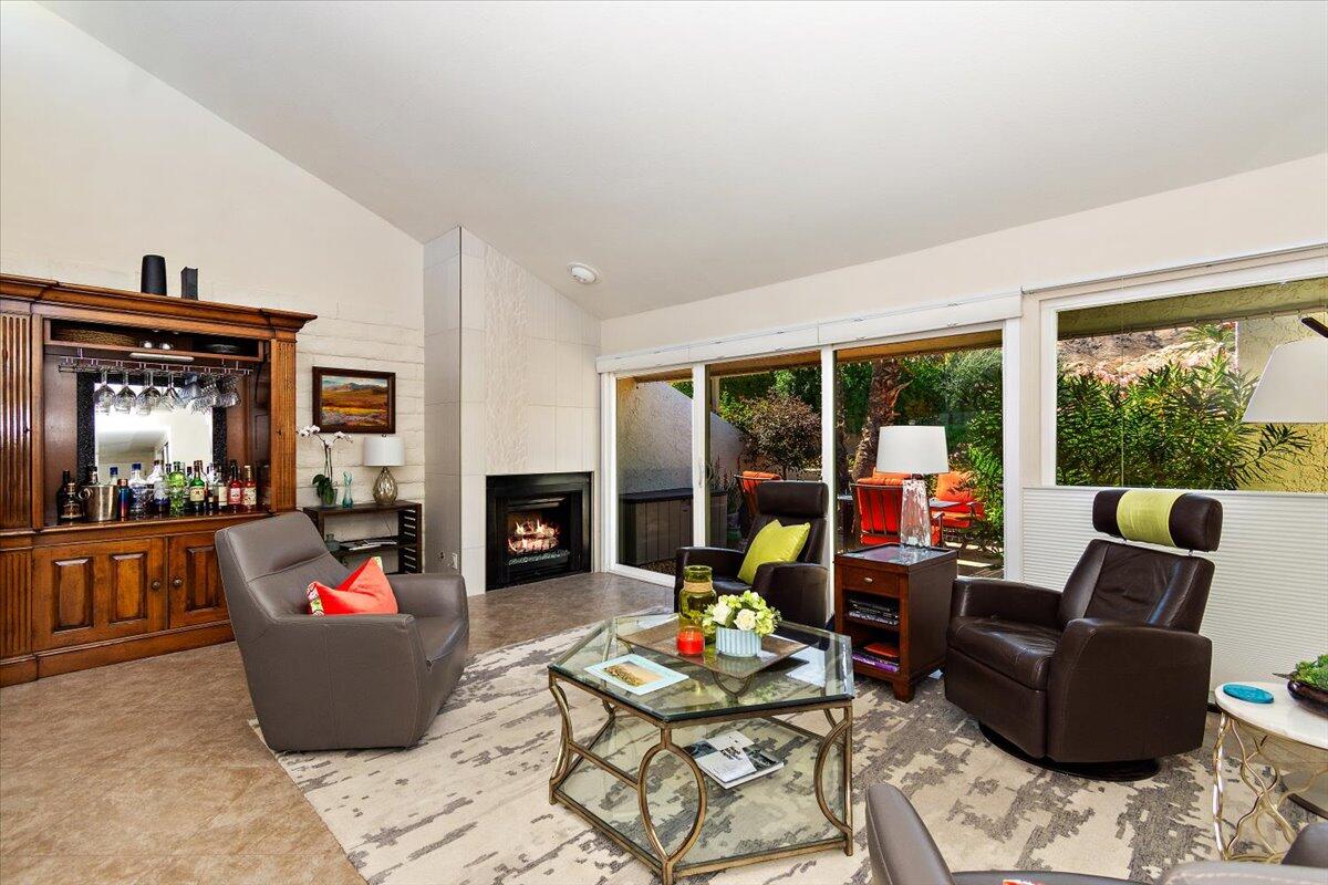 Palm Desert, California 92260, United States, 3 Bedrooms Bedrooms, ,2 BathroomsBathrooms,Residential,Pending,257