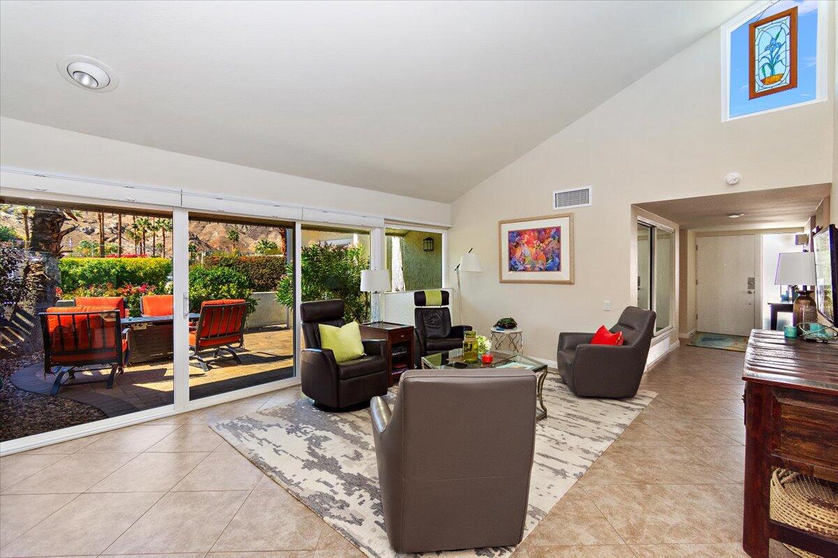 Palm Desert, California 92260, United States, 3 Bedrooms Bedrooms, ,2 BathroomsBathrooms,Residential,Pending,257