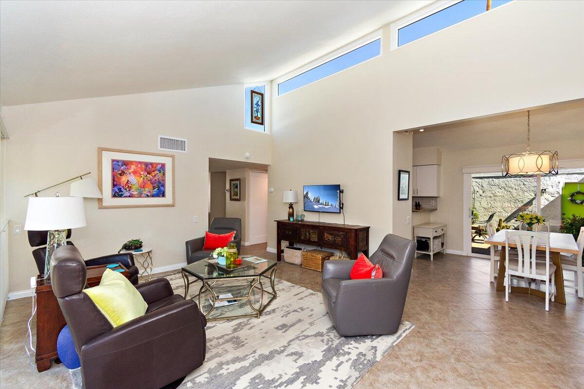 Palm Desert, California 92260, United States, 3 Bedrooms Bedrooms, ,2 BathroomsBathrooms,Residential,Pending,257