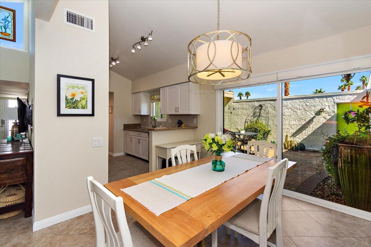 Palm Desert, California 92260, United States, 3 Bedrooms Bedrooms, ,2 BathroomsBathrooms,Residential,Pending,257