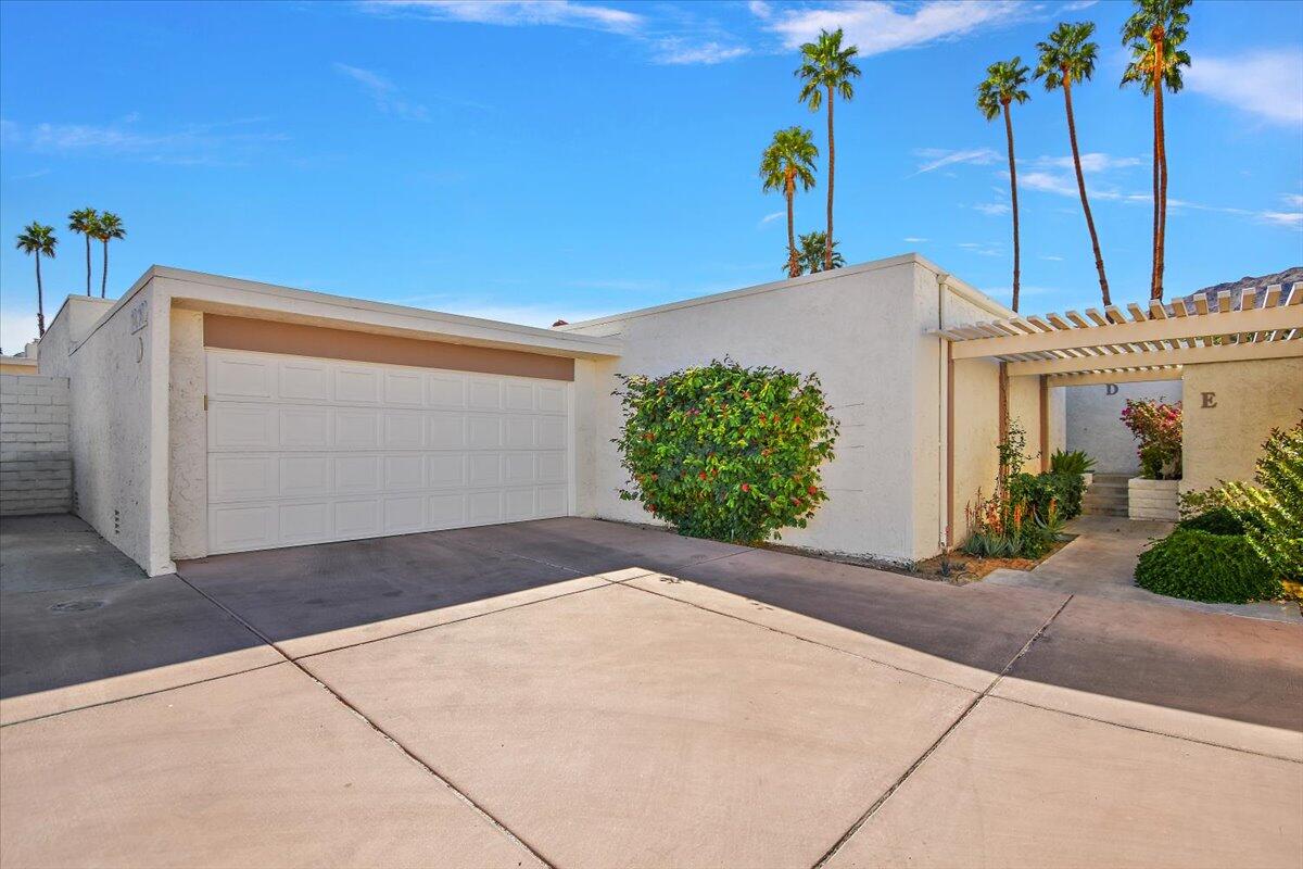 Palm Desert, California 92260, United States, 3 Bedrooms Bedrooms, ,2 BathroomsBathrooms,Residential,Pending,257