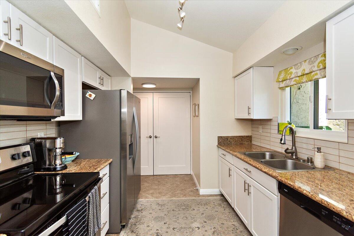 Palm Desert, California 92260, United States, 3 Bedrooms Bedrooms, ,2 BathroomsBathrooms,Residential,Pending,257