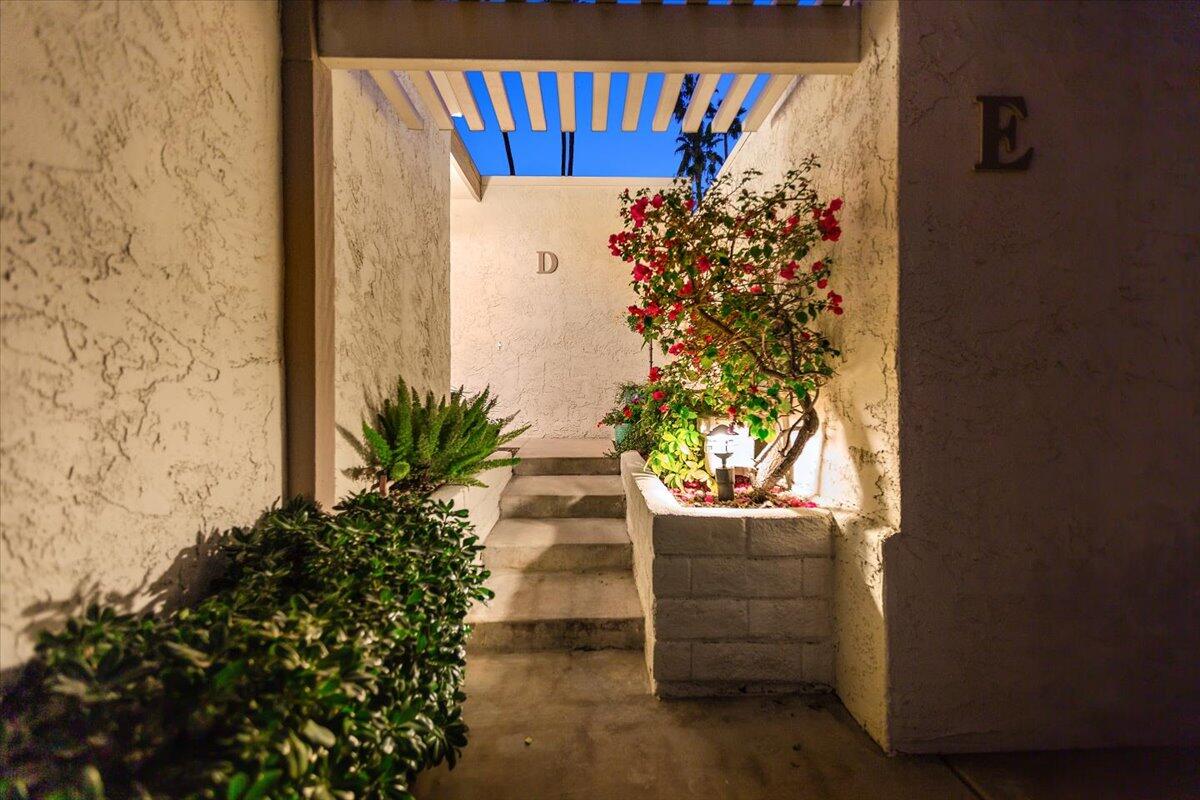 Palm Desert, California 92260, United States, 3 Bedrooms Bedrooms, ,2 BathroomsBathrooms,Residential,Pending,257