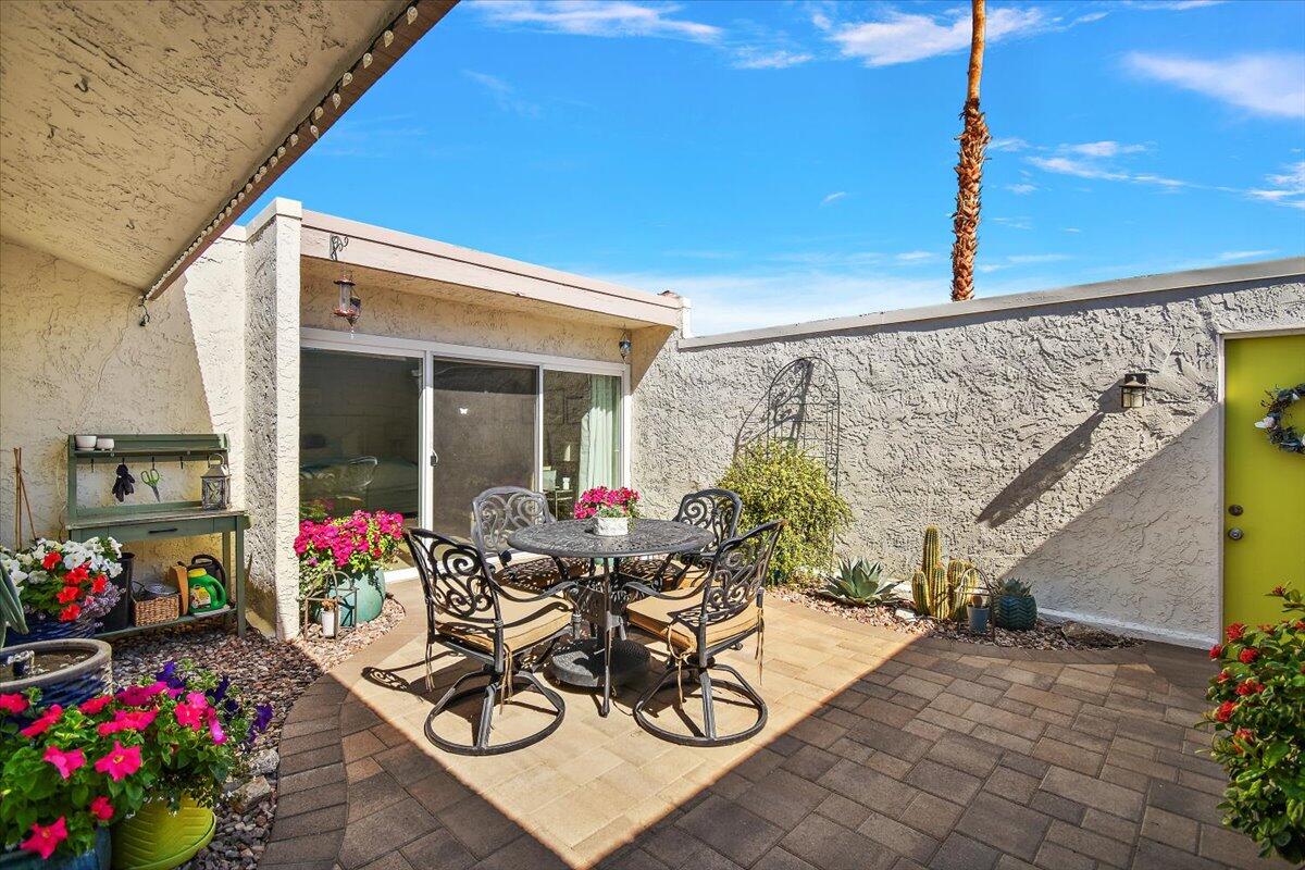 Palm Desert, California 92260, United States, 3 Bedrooms Bedrooms, ,2 BathroomsBathrooms,Residential,Pending,257