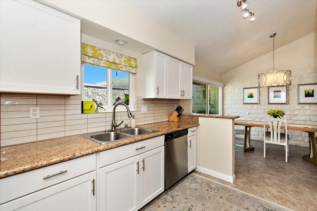 Palm Desert, California 92260, United States, 3 Bedrooms Bedrooms, ,2 BathroomsBathrooms,Residential,Pending,257