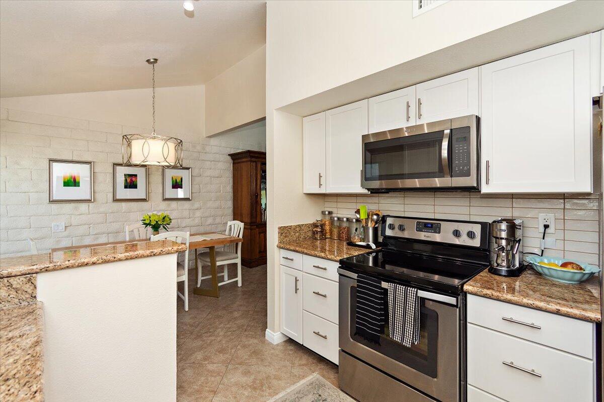 Palm Desert, California 92260, United States, 3 Bedrooms Bedrooms, ,2 BathroomsBathrooms,Residential,Pending,257