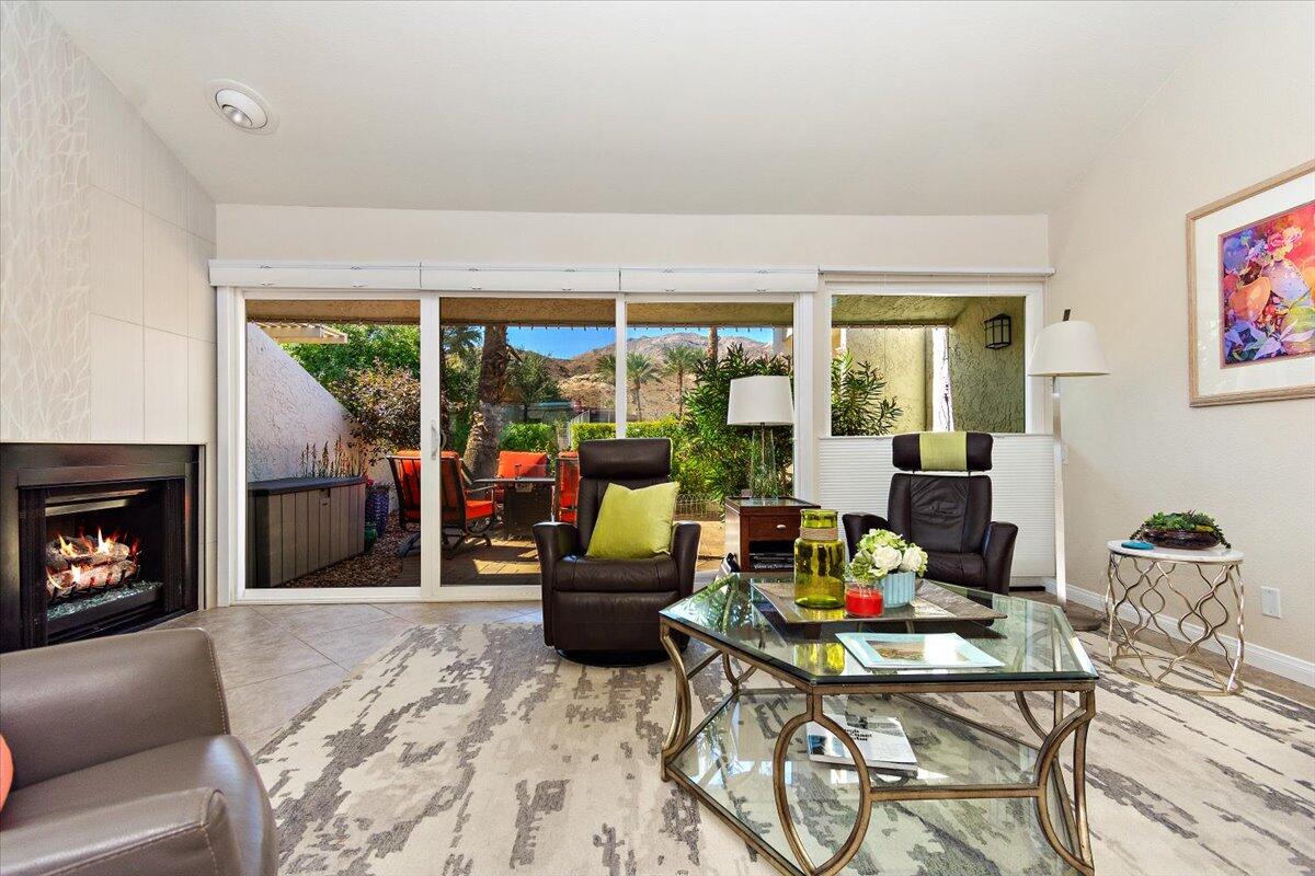 Palm Desert, California 92260, United States, 3 Bedrooms Bedrooms, ,2 BathroomsBathrooms,Residential,Pending,257