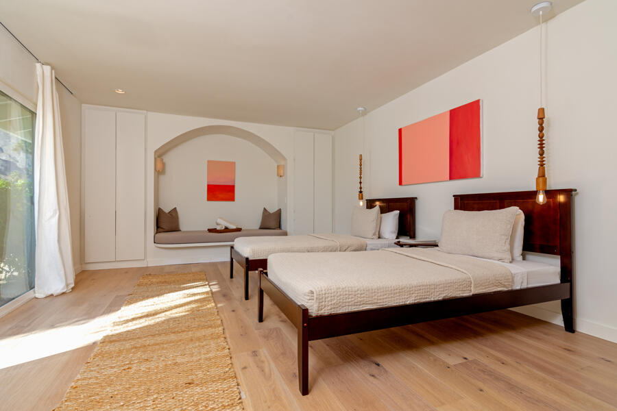 Palm Springs, California 92262, United States, 4 Bedrooms Bedrooms, ,3 BathroomsBathrooms,Residential,Active,14322