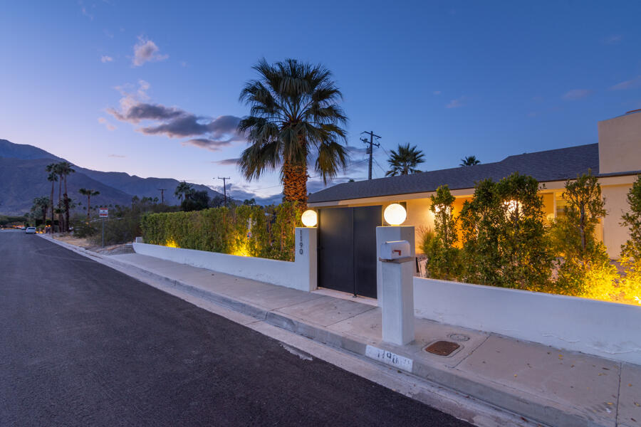 Palm Springs, California 92262, United States, 4 Bedrooms Bedrooms, ,3 BathroomsBathrooms,Residential,Active,14322