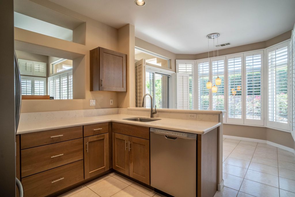 listing image 10991381013946
