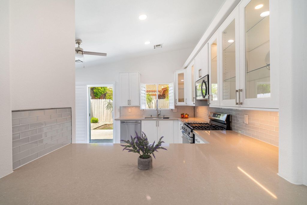 Photo of 53045 Avenida Obregon, La Quinta, CA 92253 (MLS # 219130684)
