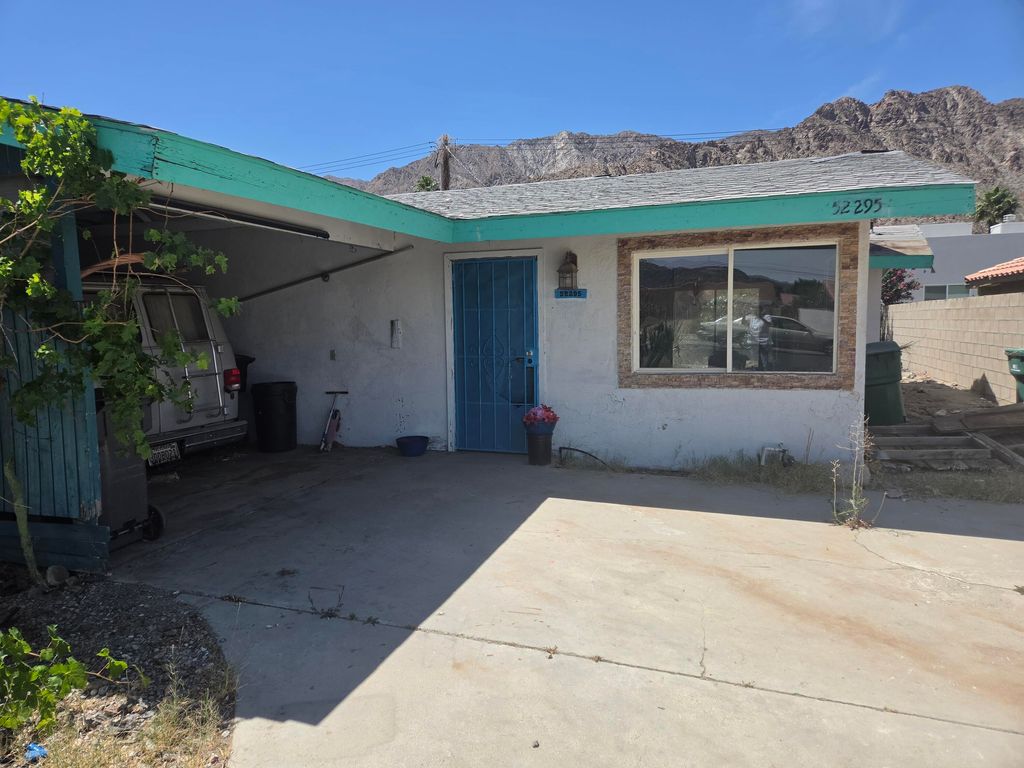 Photo of 52295 Avenida Alvarado, La Quinta, CA 92253 (MLS # 219146912)