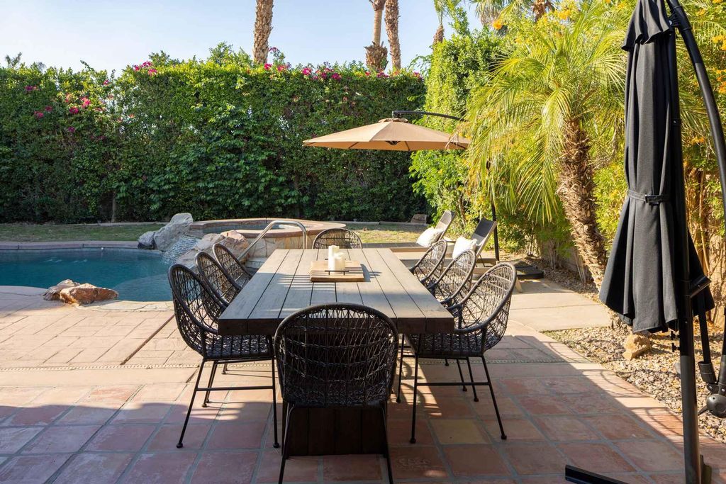listing image 10998596696389045417