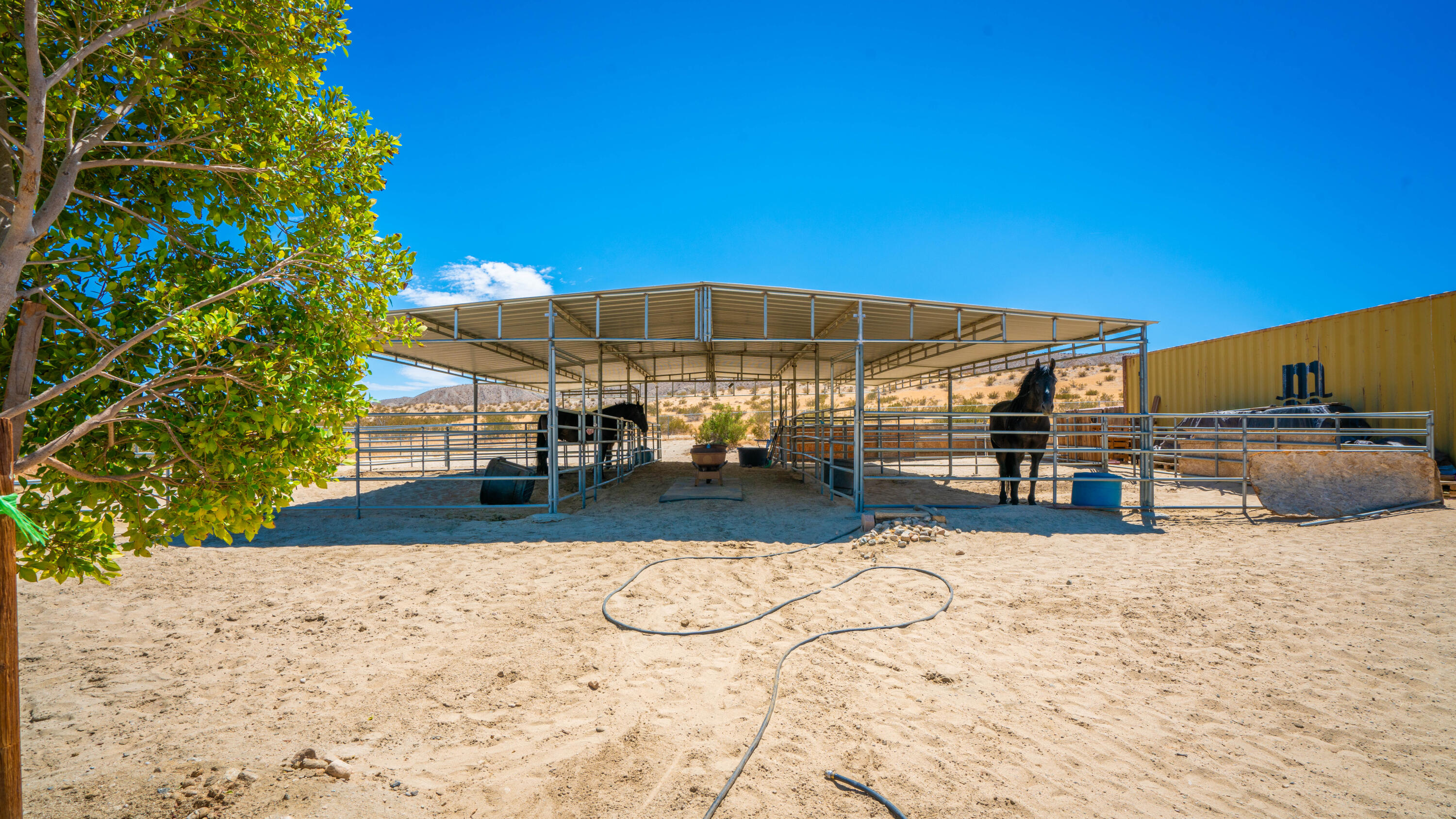 Desert Hot Springs, California 92241, United States, 4 Bedrooms Bedrooms, ,3 BathroomsBathrooms,Residential,Pending,46898