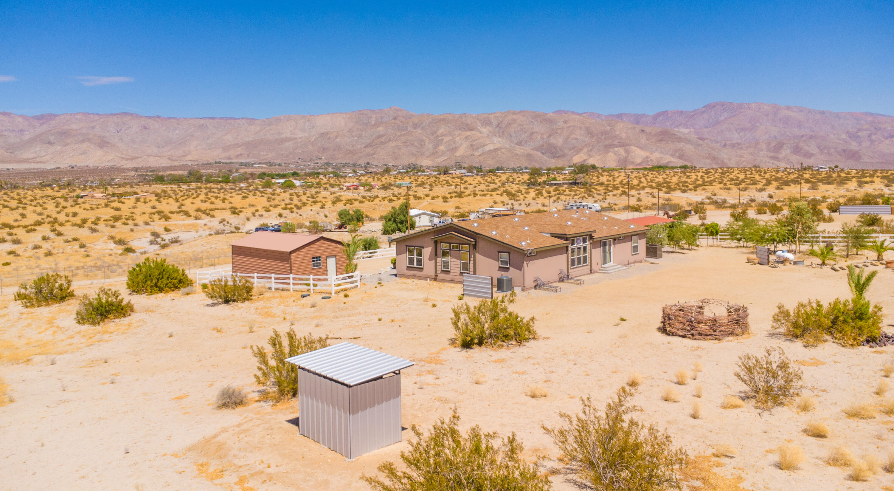 Desert Hot Springs, California 92241, United States, 4 Bedrooms Bedrooms, ,3 BathroomsBathrooms,Residential,Pending,46898